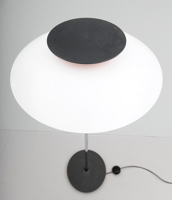 GOLVLAMPA, PH-80, Poul Henningsen för Louis Poulsen.
