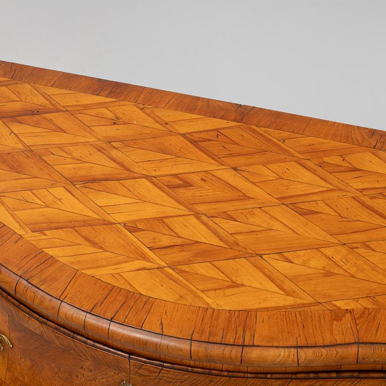 A Swedish rococo chest of drawers, mid 18th Century.