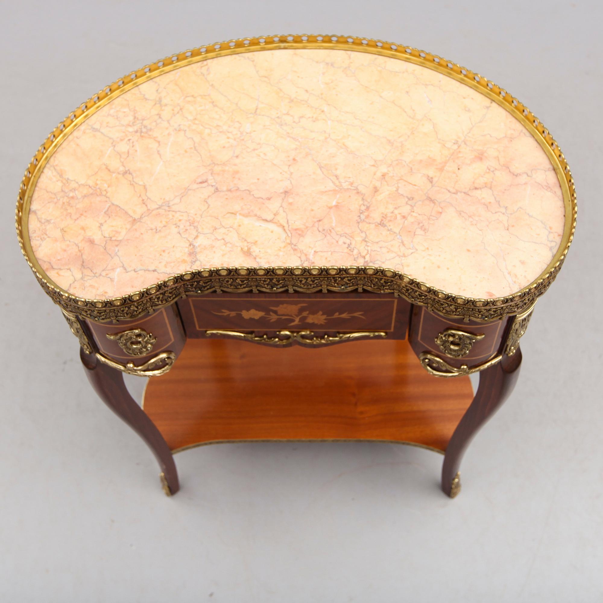 DAMARBETSBORD, Louis XVI stil, 1900-talets andra hälft.
