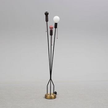 A mid 20th century floor lamp.