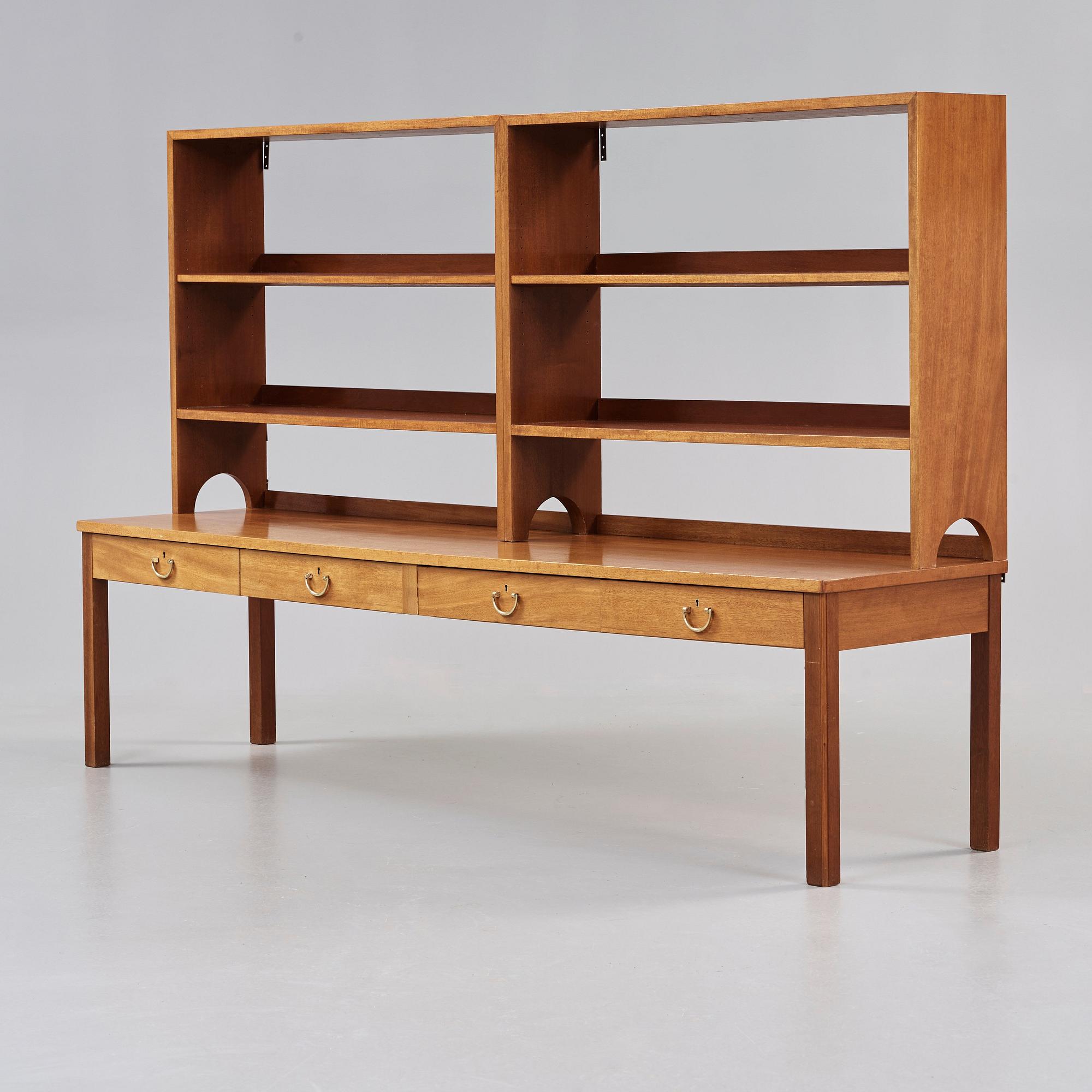 JOSEF FRANK, bord med bokhyllor, Firma Svenskt Tenn, modell 1142.