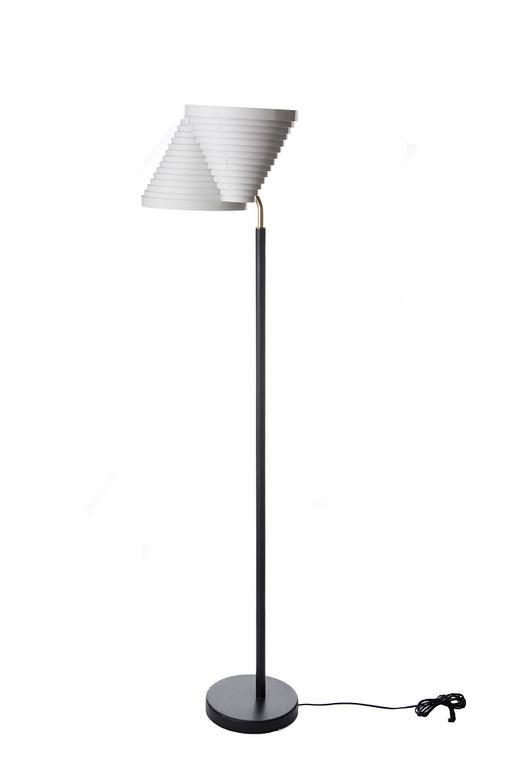 ALVAR AALTO, FLOOR LAMP, A 809. Alvar Aalto, stamped Valaistustyö.