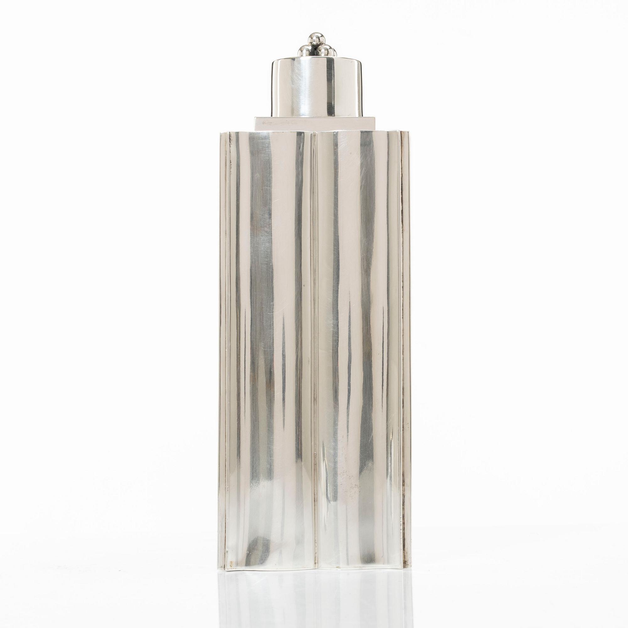 A silver shaker, TESI, Gothenburg, 1948.