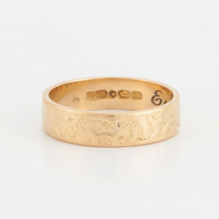 Ring. 18K guld. Finska stämplar 1969.