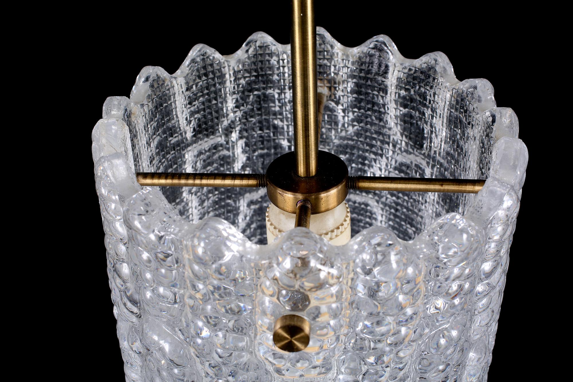 TAKLAMPA, glas, Carl Fagerlund, Orrefors, 1900-talets andra hälft, höjd 53 cm.