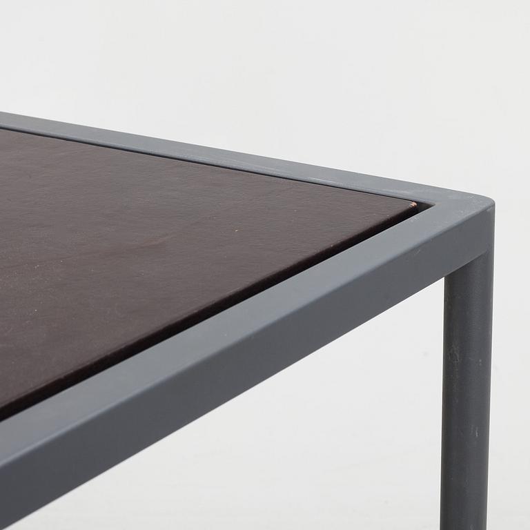 Jonas Bohlin, a dining table.