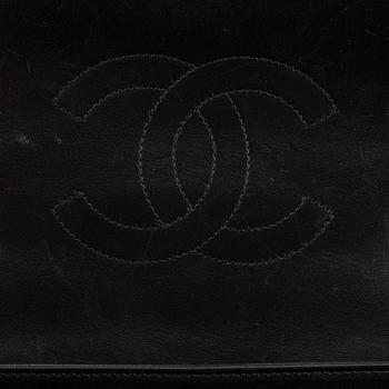 A bag by Chanel, "Grand sac à rabat avec poignée" 2017.