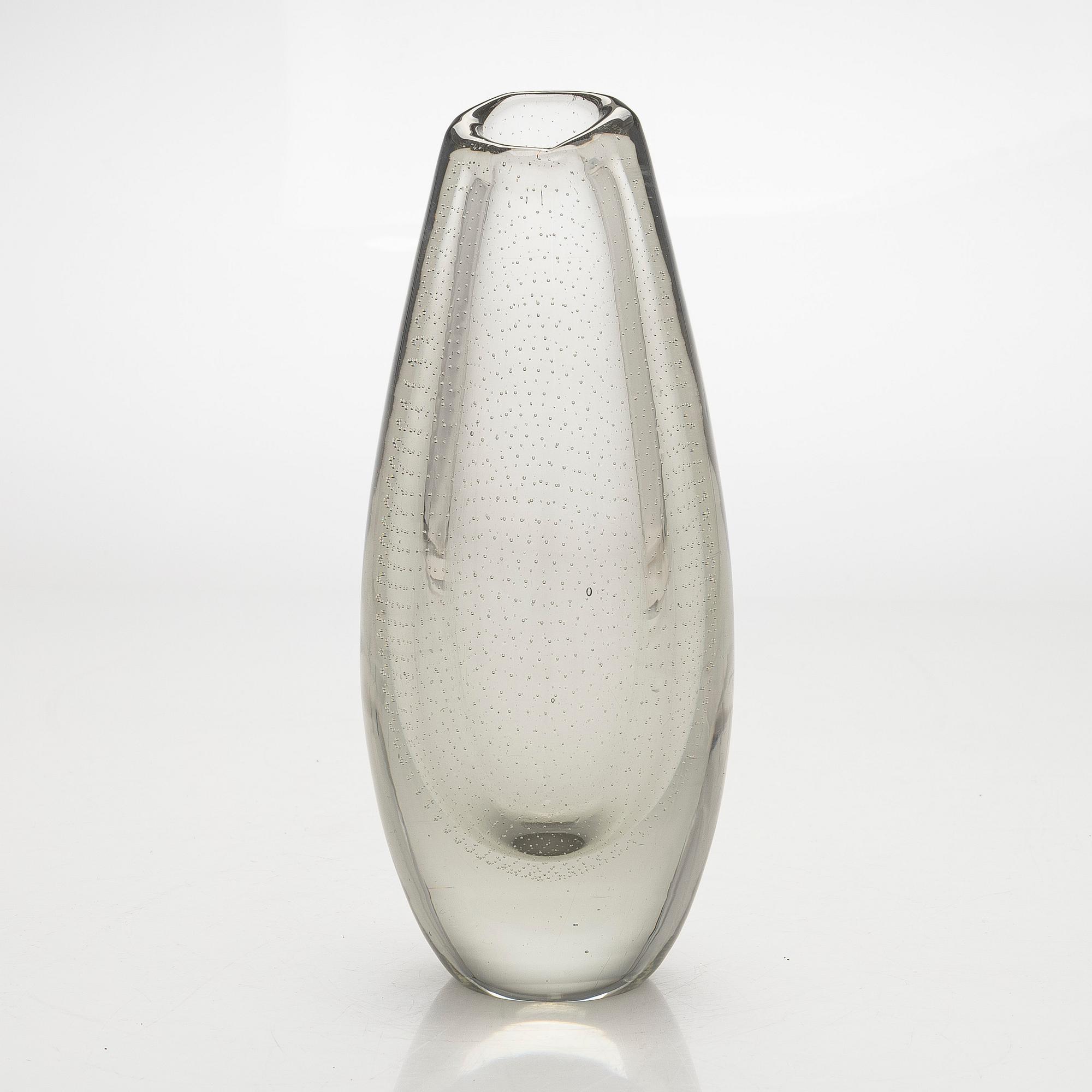 Gunnel Nyman, Glass vase, signed with an acid pen G. Nyman Notsjö 194...