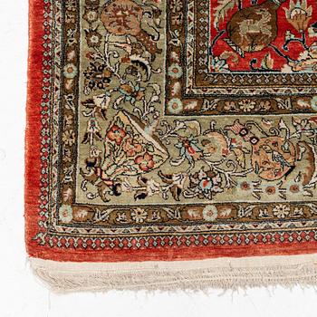 Matta, silke Ghom, ca 205 x 135 cm.