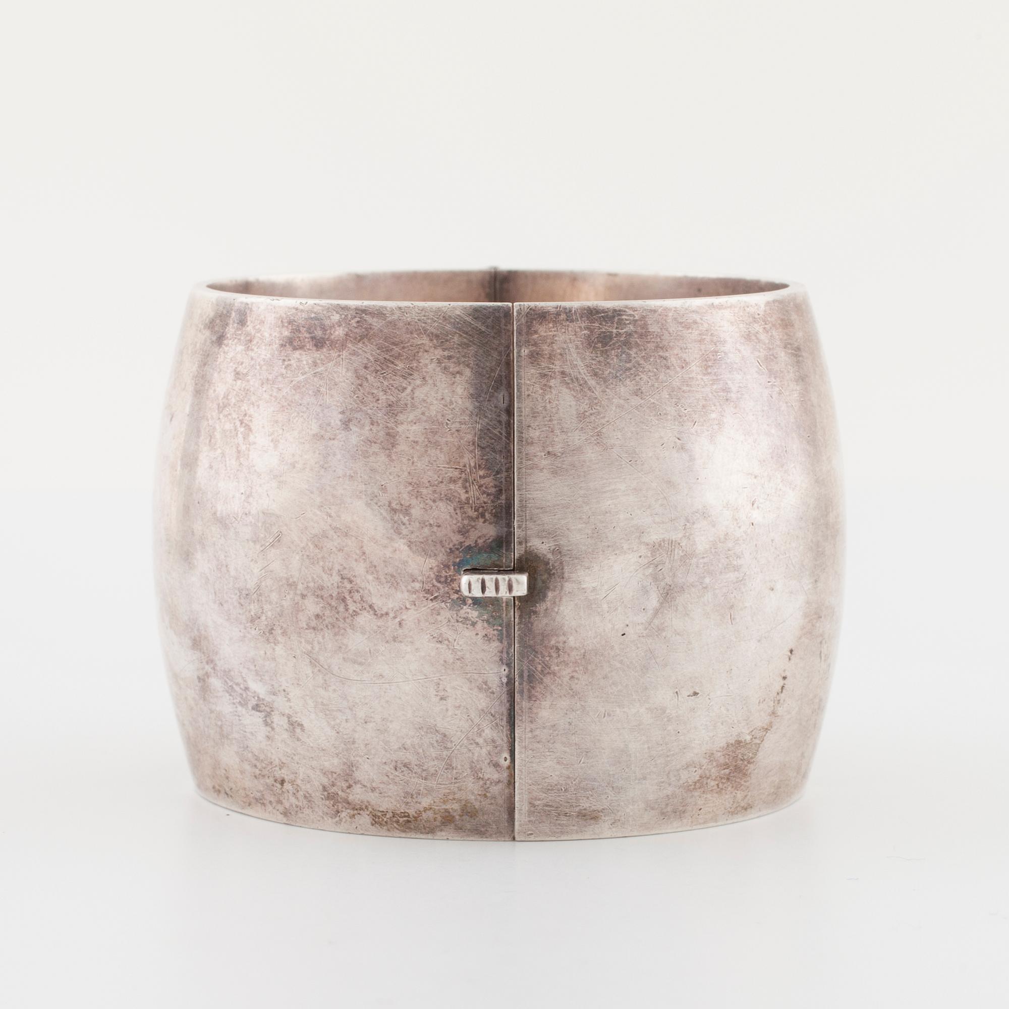 BERTIL W LINDSTRÖM, Malmö, 1968, a bangle.