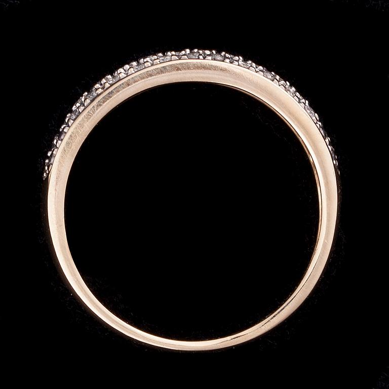 RING, 14K vitguld, diamanter tot. 0,25 ct. Vikt ca 3,5 g.