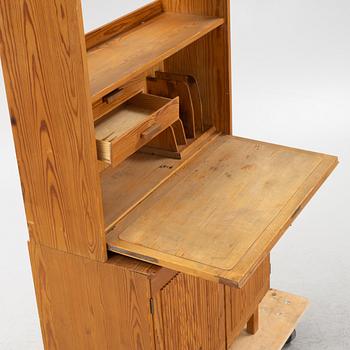 Göran Malmvall, hylla med skrivklaff och underskåp. 1900-talets andra hälft.