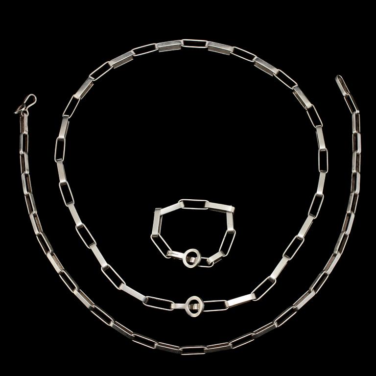 HALSLÄNKAR, 2 st, samt ARMLÄNK, silver, Karl-Ingemar Johansson, Göteborg, 1968, 1977 resp 1979. Vikt 270 g.