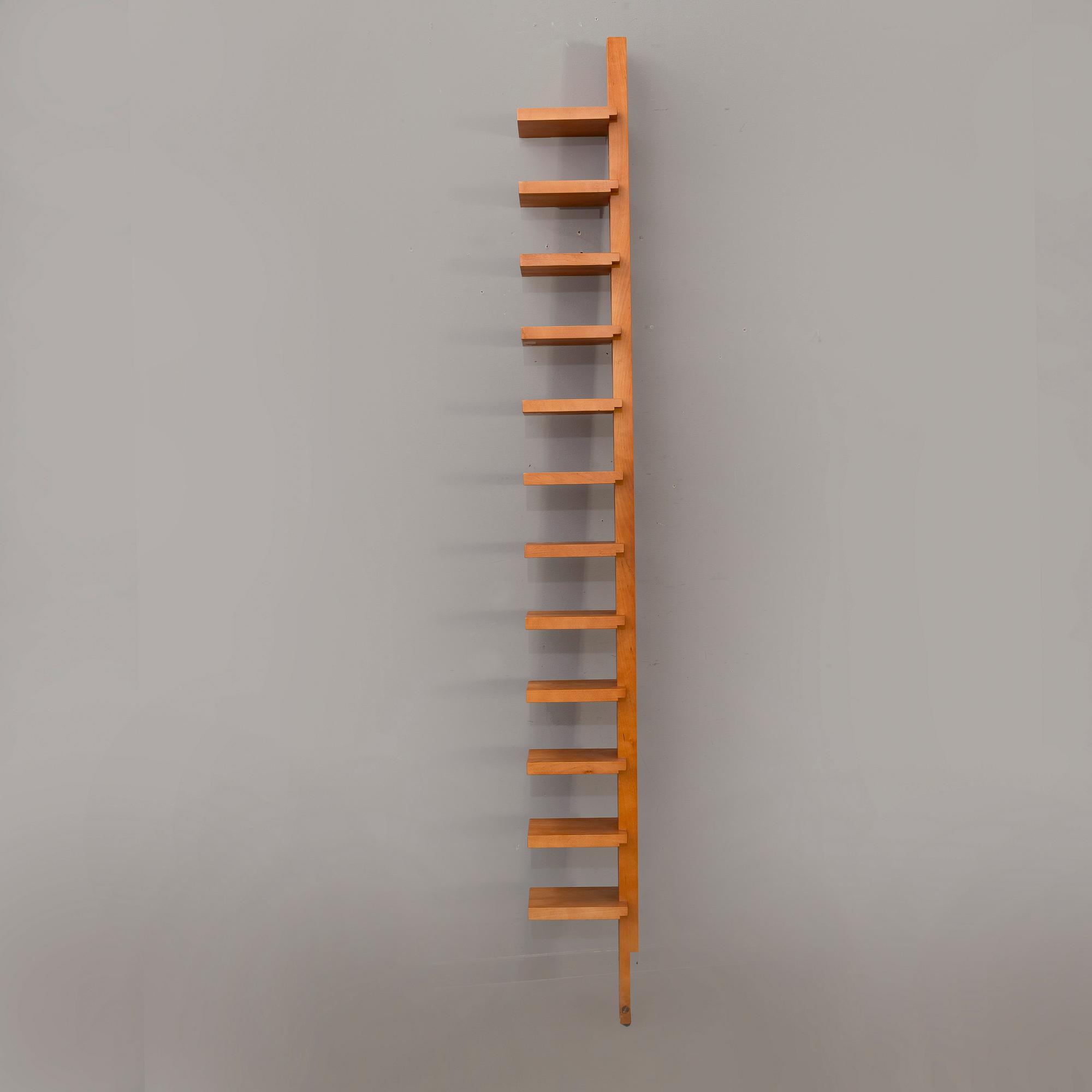 JOHN KANDELL, hylla, "Pilaster", Källemo, formgiven 1989.