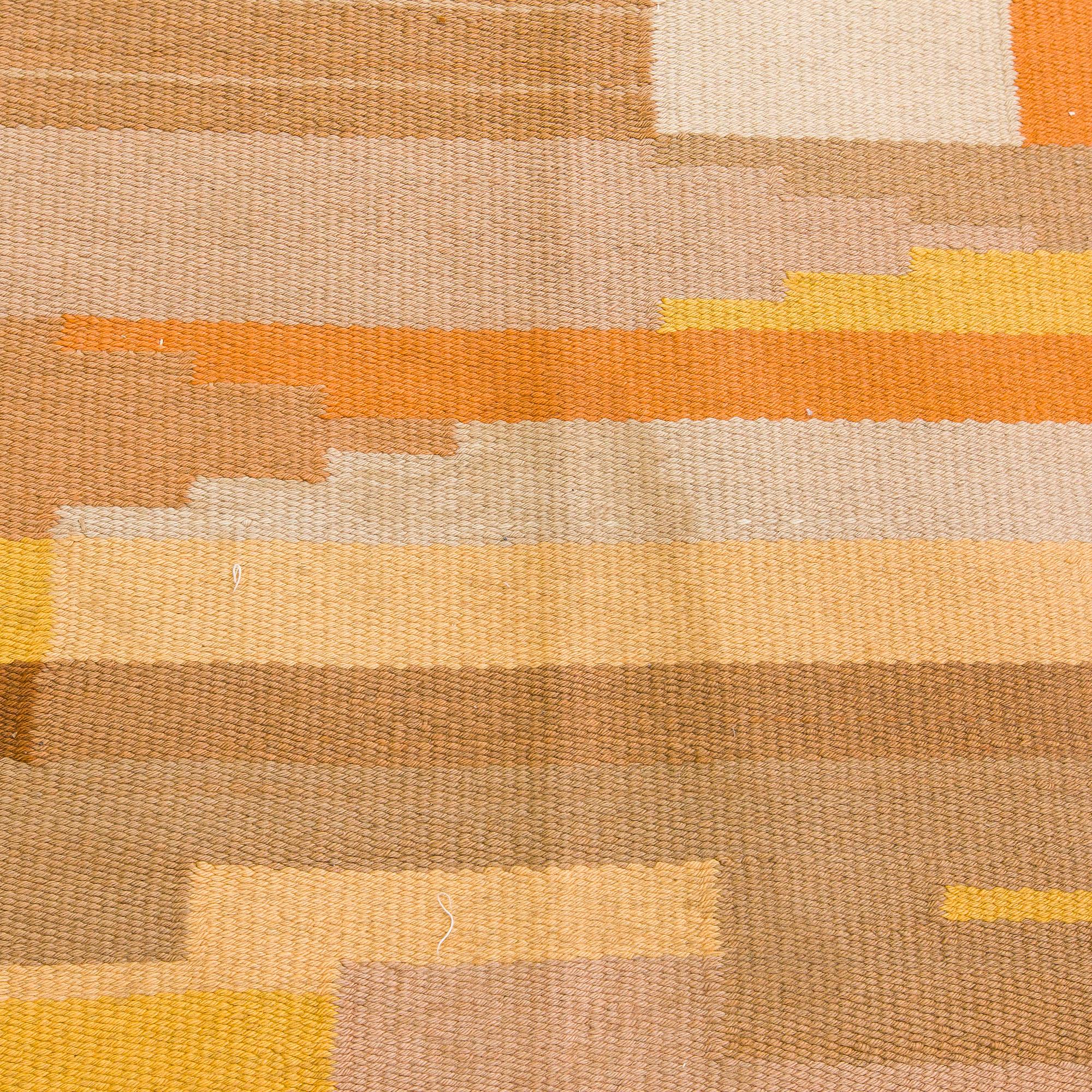 Flat weave carpet. Circa 430 x 323 cm.
