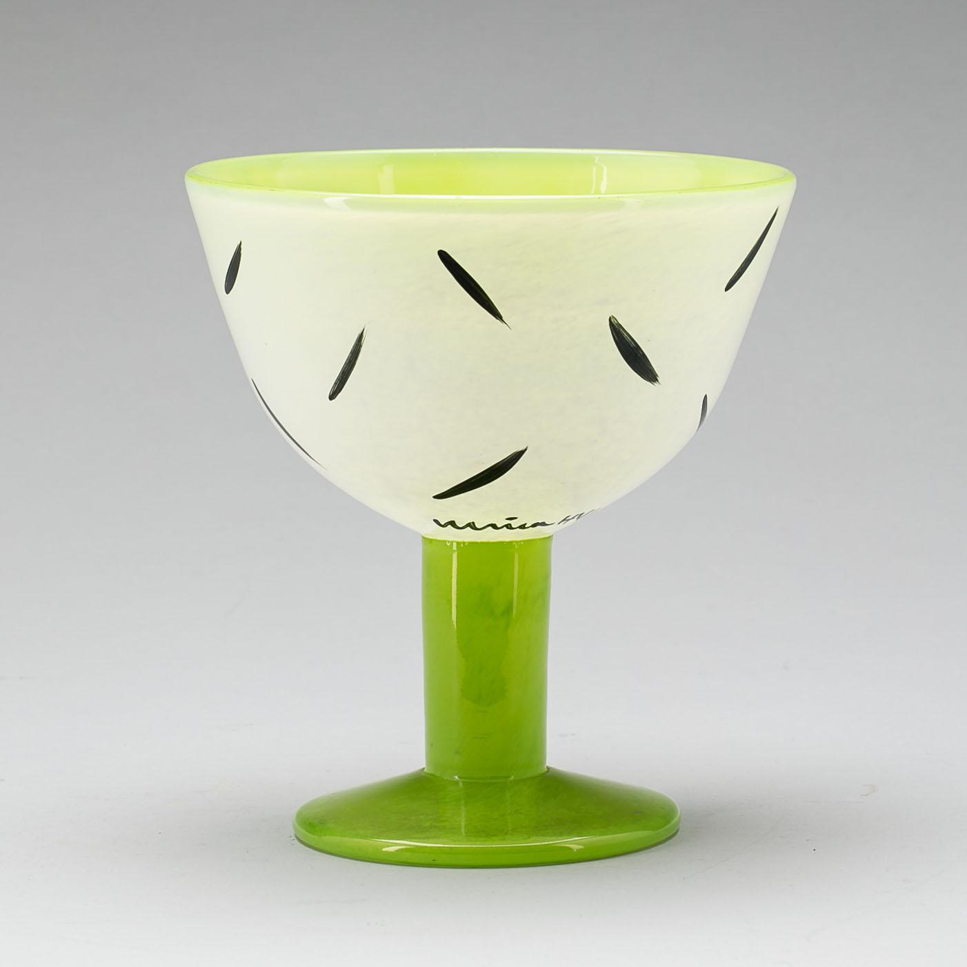 SKÅL, glas, Ulrica Hydman-Vallien. Artist coll. Kosta Boda. Signerad.