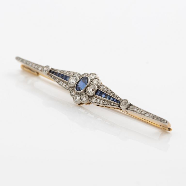 Brooch 18K gold set with octagonal and old-cut diamonds and sapphires.