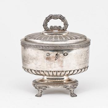 A Swedish 19th century silver sugar-casket, marks of Anders Lundqvist, Stockholm 1831.