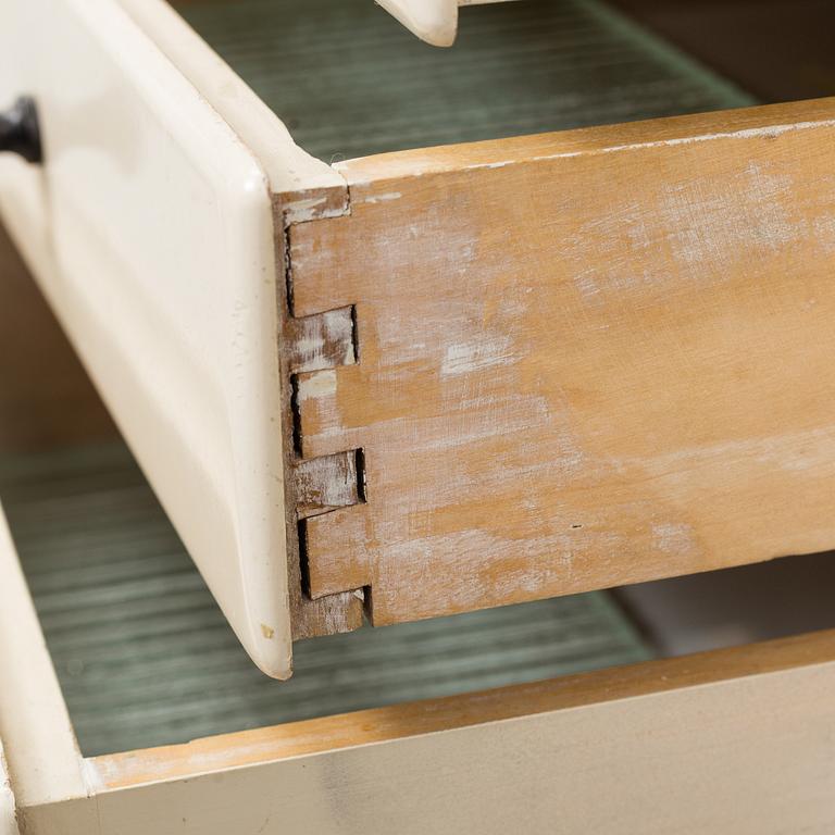 LÄKARSKÅP, 1900-talets mitt.