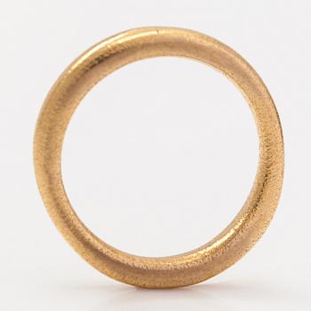 Ole Lynggaard, An 18K gold "Love 3" ring. Denmark.