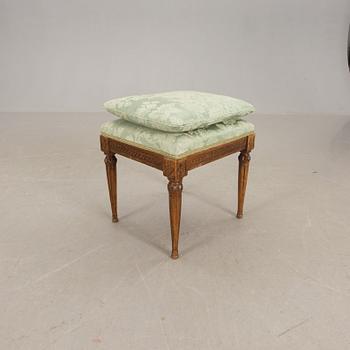 TABURETT, sengustaviansk stil, 1900-talets början.