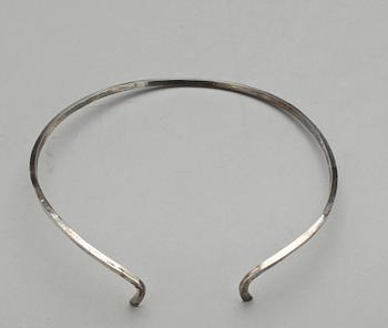 HALSBAND, silver Claes Gierta, Stockholm år 2000. Vikt 29 gr.