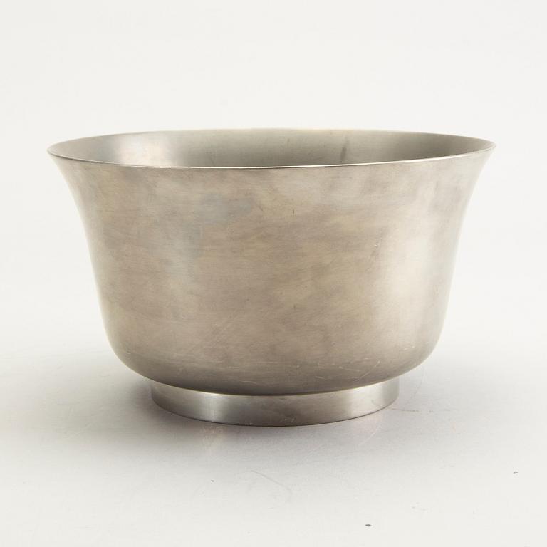 Firma Svenskt Tenn, a 1967 pewter bowl.