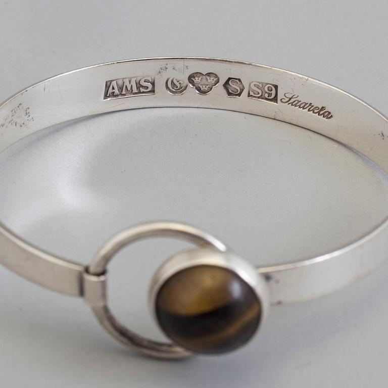 ARVO SAARELA, armring, silver och tigeröga, Enköping, 1968.