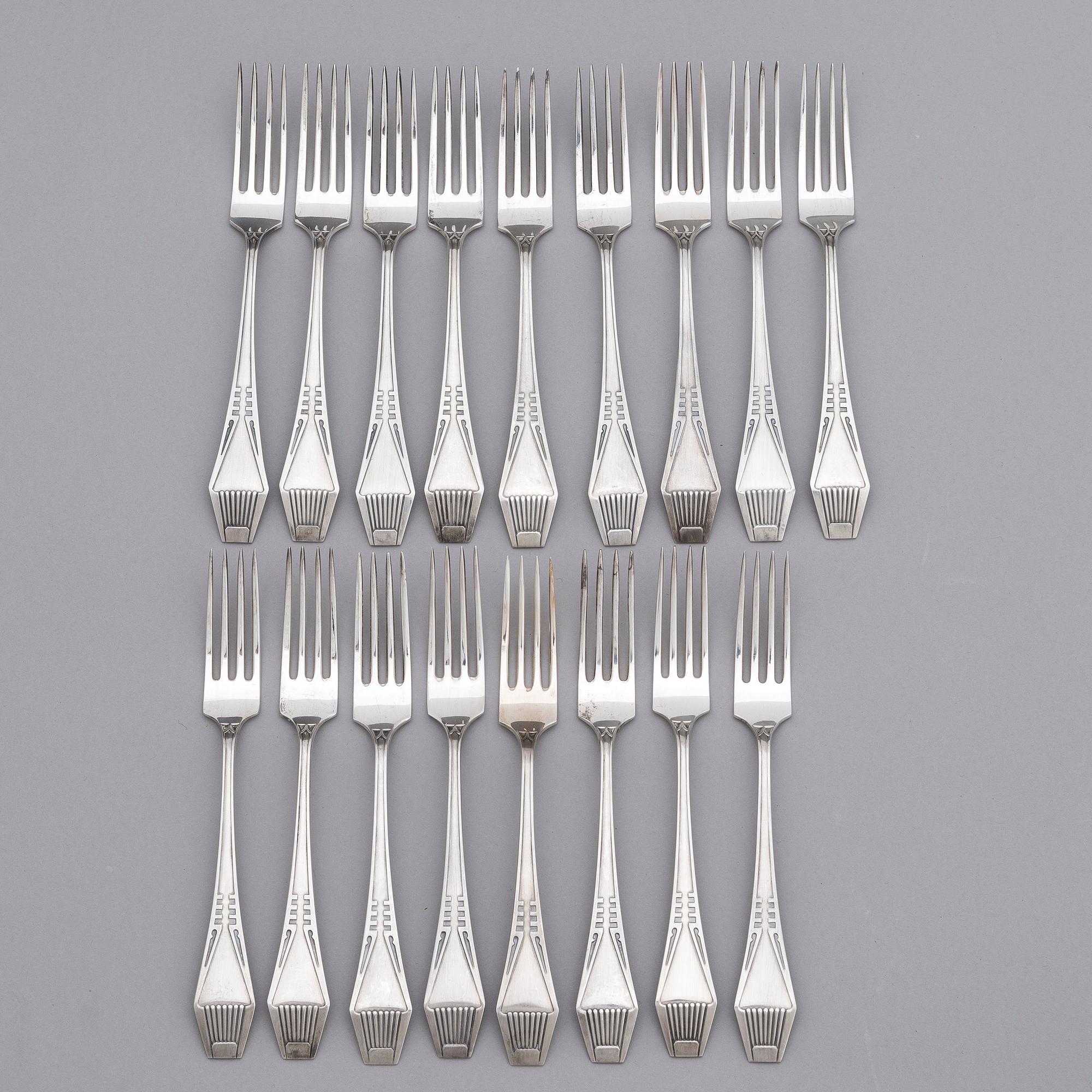 A 131-piece set of 'Suomi' silver cutlery, Suomen Kultaseppä oy/ Kultateollisuus oy, Turku 1927-1991.