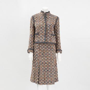 Chanel, dräkt, två delar, fransk storlek 38.