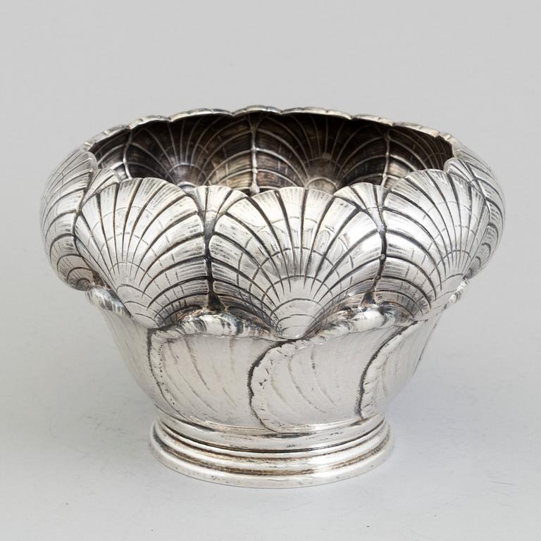 An Art Nouveau silver bowl, import marks Anders Nilsson, Lund 1916.