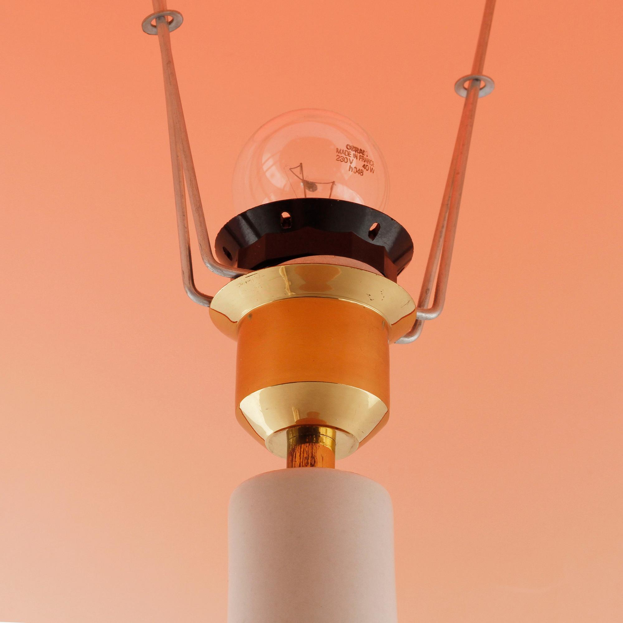 A stoneware table lamp by Gunvor Olin-Gröpnquist, Arabia, from the latter half of the 20th century.