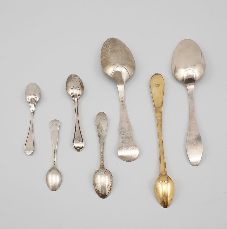 SKEDAR, 22 st, silver, olika svenska smeder bl.a. Jacob Blomsterwall, 1788 - 1816, vikt 683g.