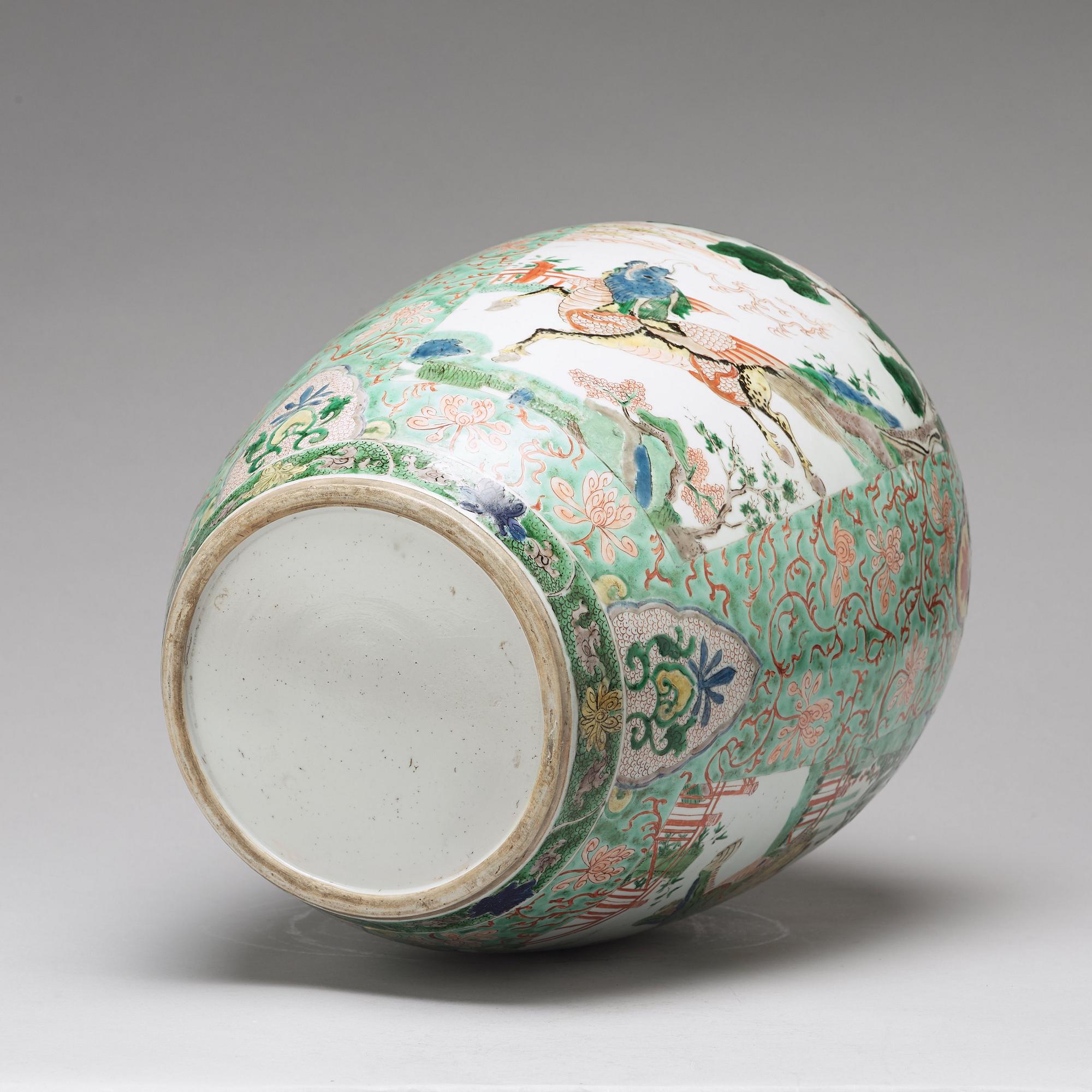 URNA, porslin. Qingdynastin, Kangxi (1662-1722).