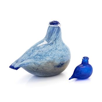Oiva Toikka, Two glass birds, a Nokia Collection bird, and a blue Golden Crested Kinglet, both signed, 1980s.