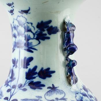 VAS, porslin, Kina, 1800-/1900-tal.