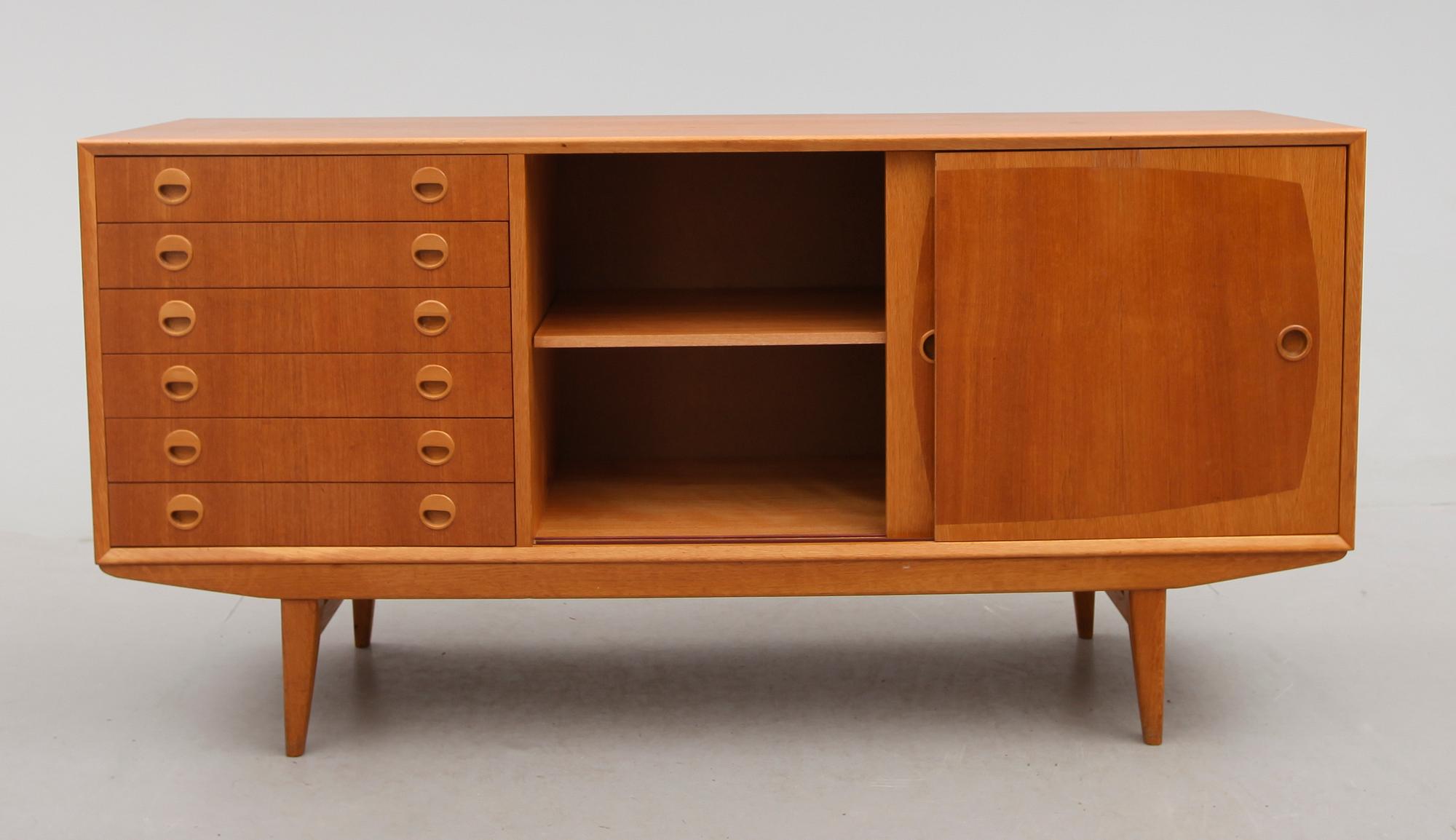 SIDEBOARD, 1900-talets andra hälft.