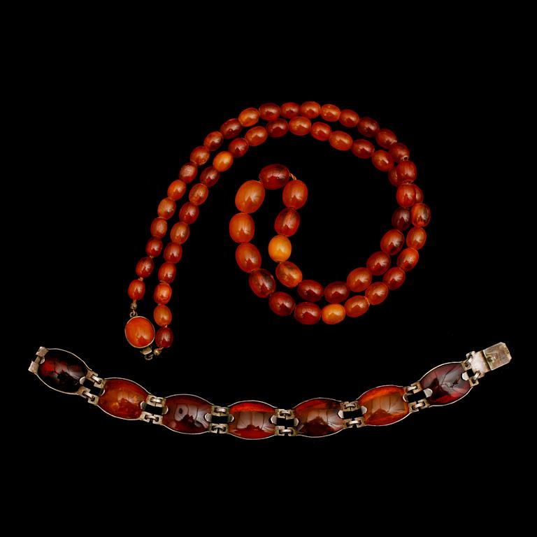 HALSBAND OCH ARMBAND, silver och bärnsten, 1900-tal.