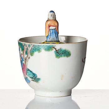 Gycklarkopp, porslin. Qingdynastin, 1800-tal.