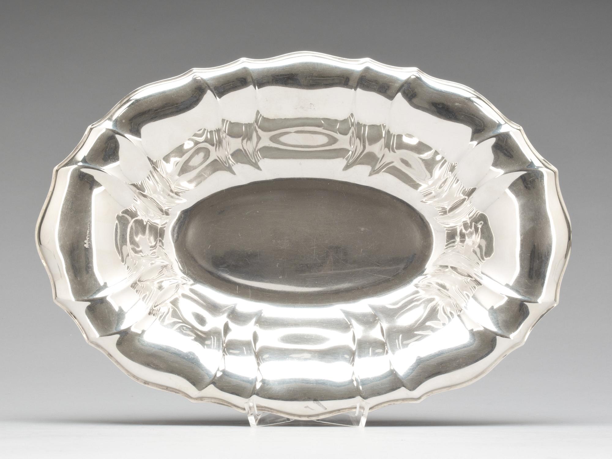 SKÅLFAT, silverhalt 830. Rokokostil.  Import. Vikt ca 321g.