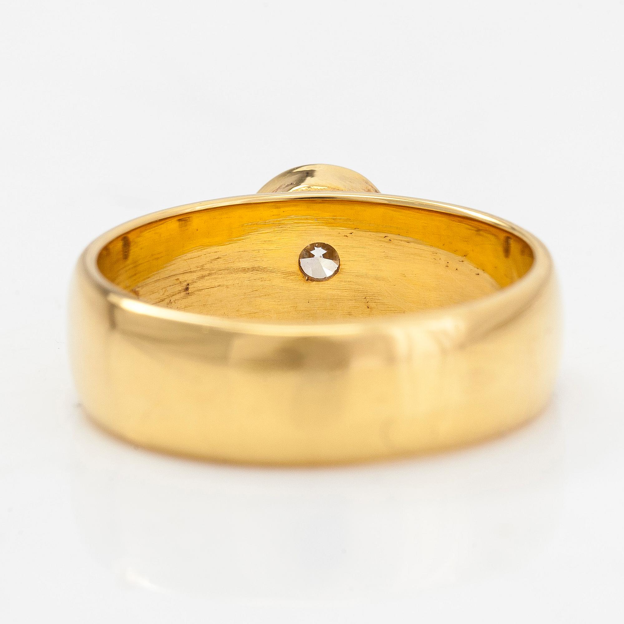 An 18K gold ring, with a brilliant-cut diamond approximately 1.11 ct with IDL certificate.