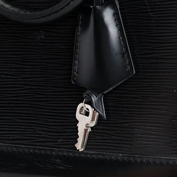 A Black Epi Leather Alma Handbag.