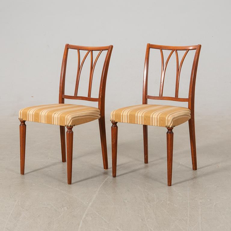 Stolar ett par 1900-talets mitt.