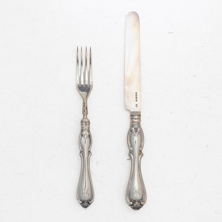 Dessertbestick, 24 delar, silver, modell  "Olga"/"Albert pattern", Francis Higgins II, London 1845.
