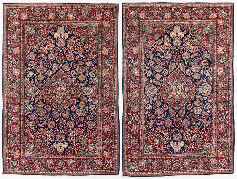 A pair of antique Keshan rugs, central persia, c. 205 x 137 cm.