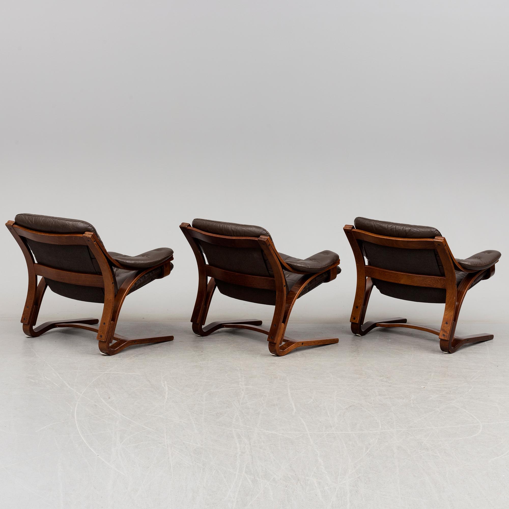 Three easy chairs and table, 1960-/70´s.