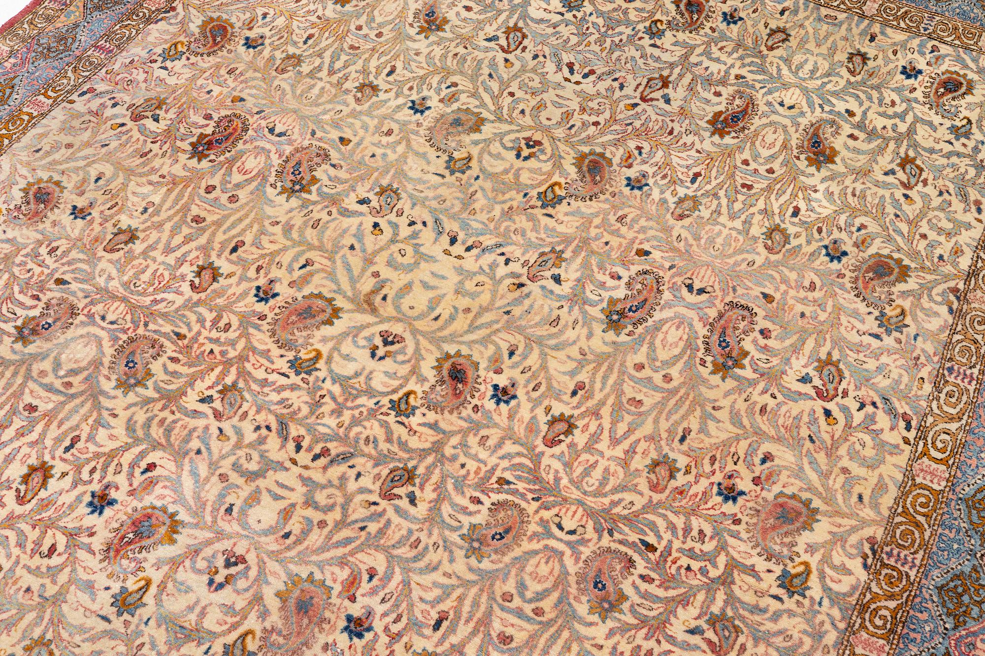 Carpet, Quom, approx. 285 x 220 cm.
