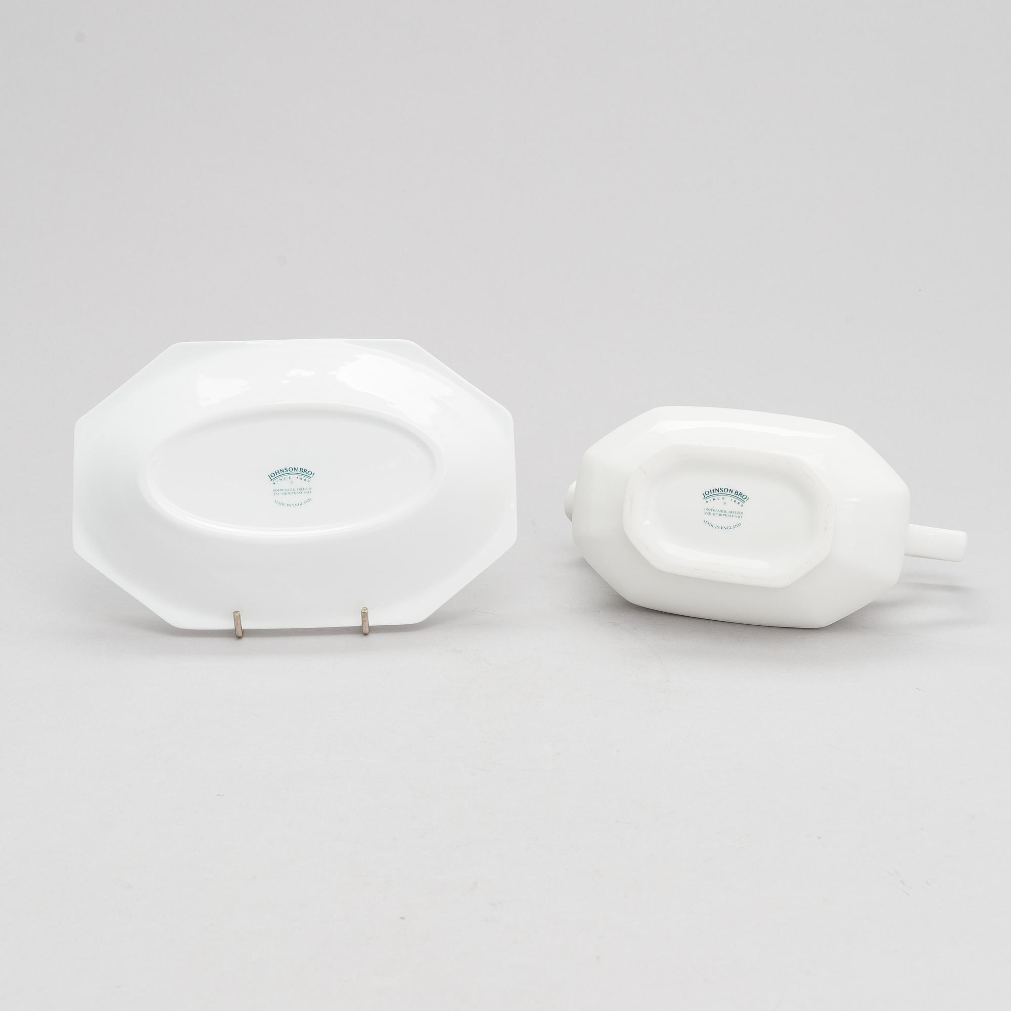 Johnson Bros, ruoka-astiasto "Heritage", 47 osaa, kivitavaraa. Englanti.