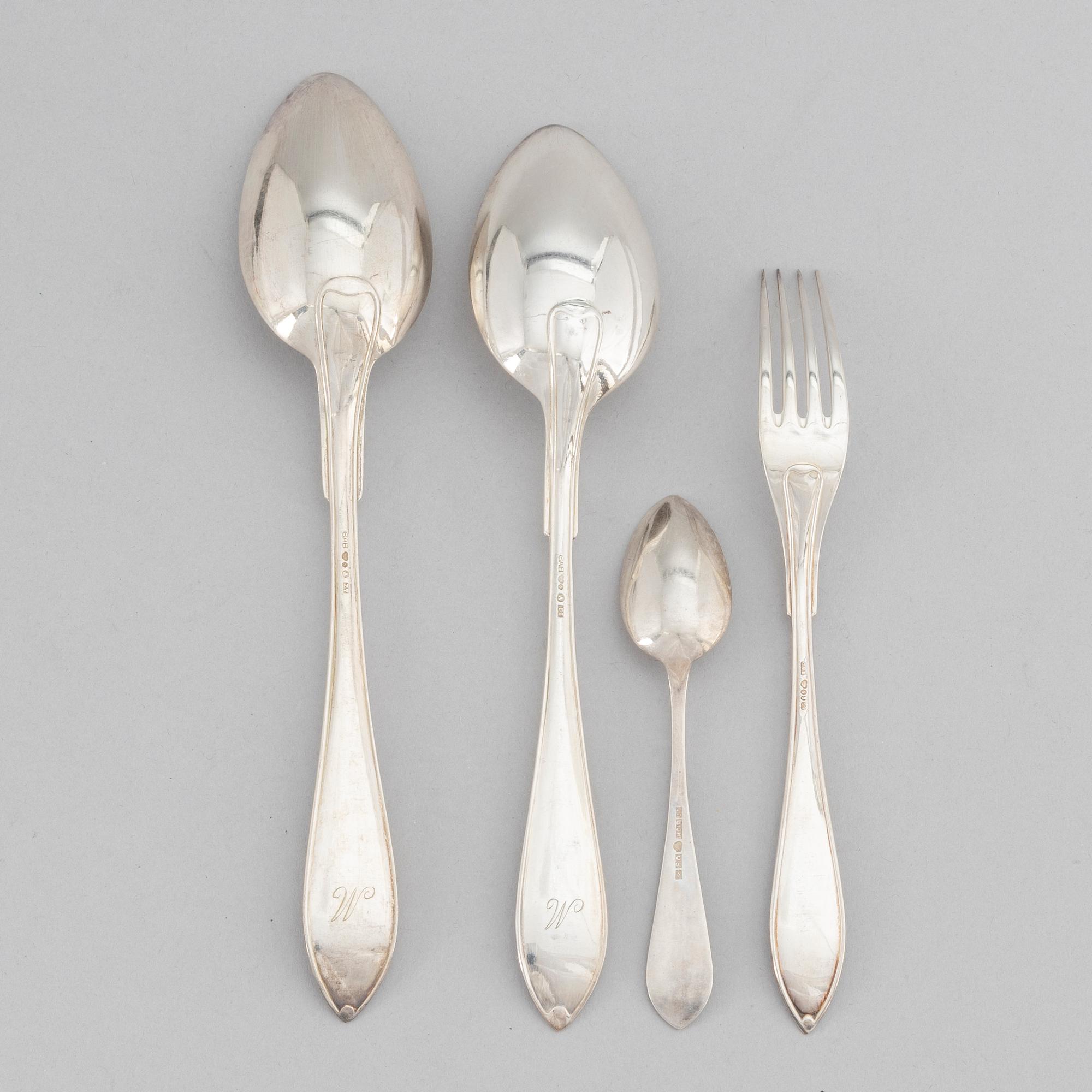 A 29 piece silver cutlery, model 'Svensk spets' and similar model, inclusing GAB, Stockholm, 1020-1931.