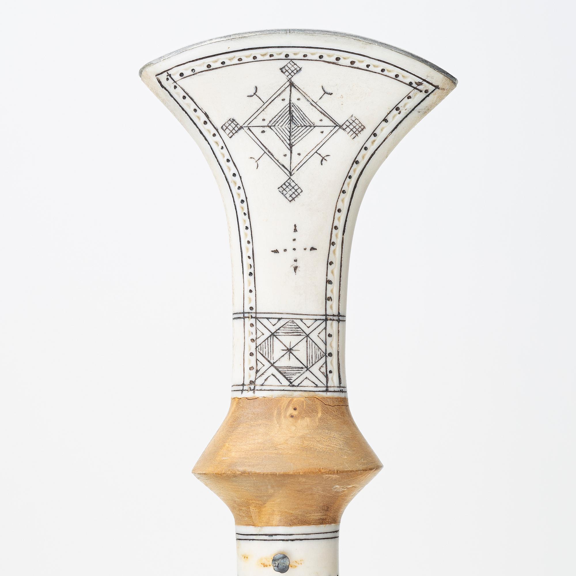 Calle Gran, stick, signed.